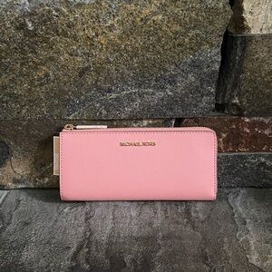 NWT Michael Kors Large Leather Quarter Zip Wallet
